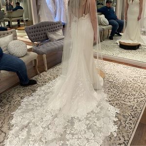 wedding dress size 10 brand new with tags